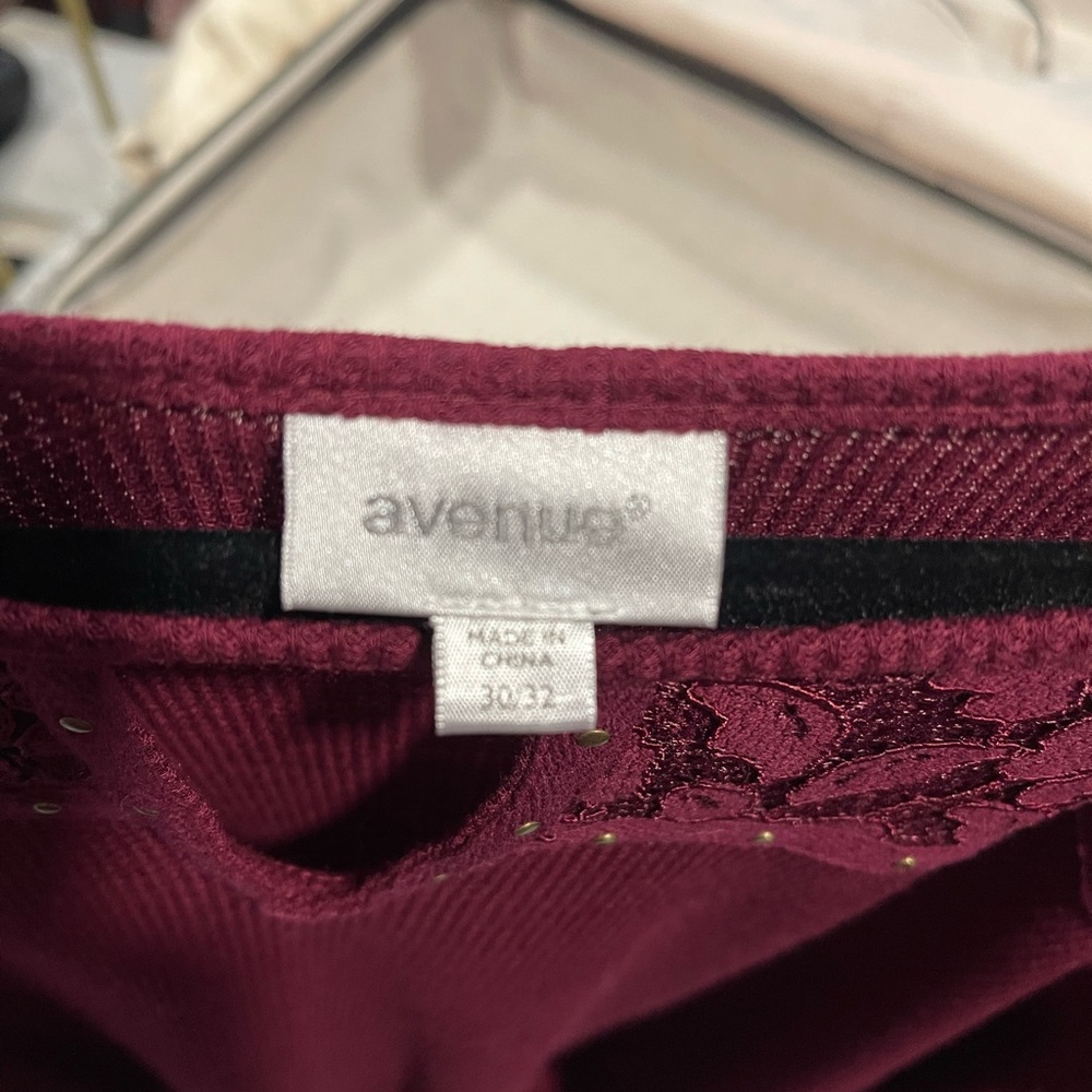Like new worn once super comfortable